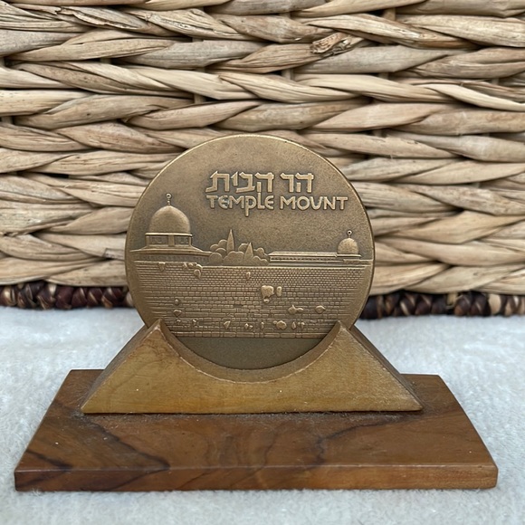 Israeli Accents Vintage Judaica Medallion Bronze Reversible Round 2 2 Coin With Wooden Stand